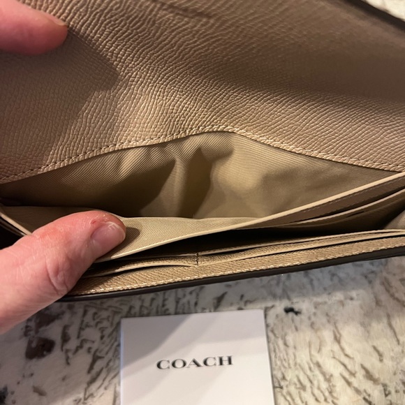 Coach Slim envelope style wallet in rare metallic Gold! New with tag detached ⭐️ - Picture 3 of 5